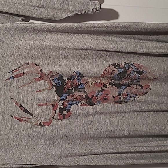 Altar'd State Gray Tunic Floral Buck Deer Silhouette 3/4 Sleeve-Size Small - Picture 2 of 3